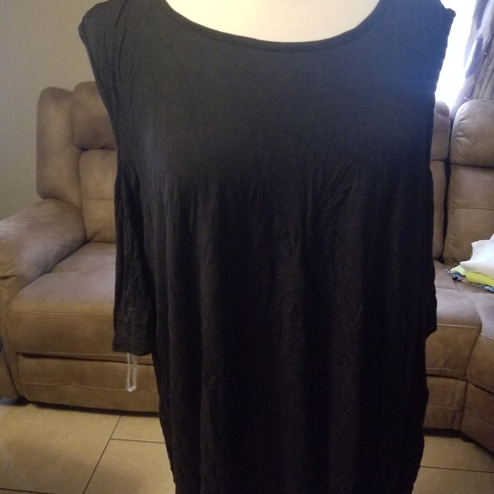 Black cold shoulder dress. 3X